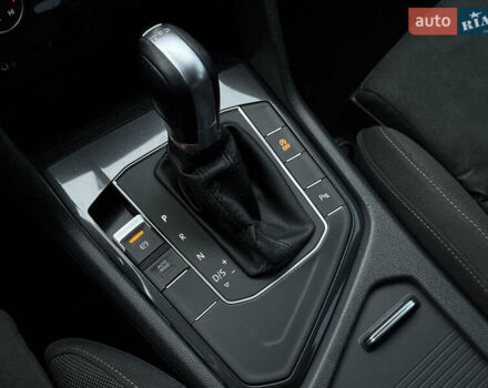 Серый Фольксваген Тигуан, объемом двигателя 2 л и пробегом 263 тыс. км за 18700 $, фото 32 на Automoto.ua