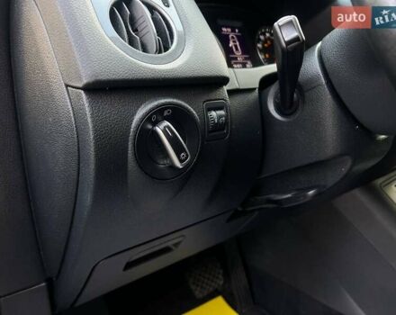 Сірий Фольксваген Тігуан, об'ємом двигуна 2 л та пробігом 196 тис. км за 13300 $, фото 14 на Automoto.ua