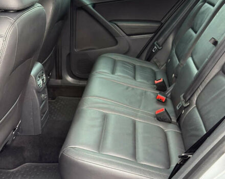 Серый Фольксваген Тигуан, объемом двигателя 2 л и пробегом 181 тыс. км за 15000 $, фото 13 на Automoto.ua