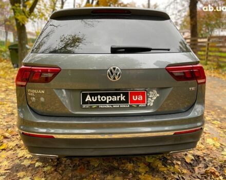 Серый Фольксваген Тигуан, объемом двигателя 2 л и пробегом 205 тыс. км за 16940 $, фото 13 на Automoto.ua
