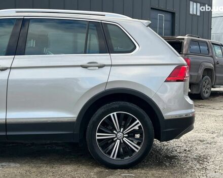 Серый Фольксваген Тигуан, объемом двигателя 2 л и пробегом 250 тыс. км за 22680 $, фото 4 на Automoto.ua