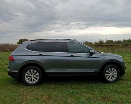 Серый Фольксваген Тигуан, объемом двигателя 2 л и пробегом 118 тыс. км за 16900 $, фото 2 на Automoto.ua