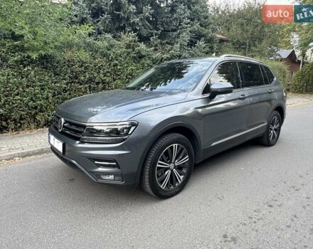 Серый Фольксваген Тигуан, объемом двигателя 1.98 л и пробегом 83 тыс. км за 26000 $, фото 3 на Automoto.ua