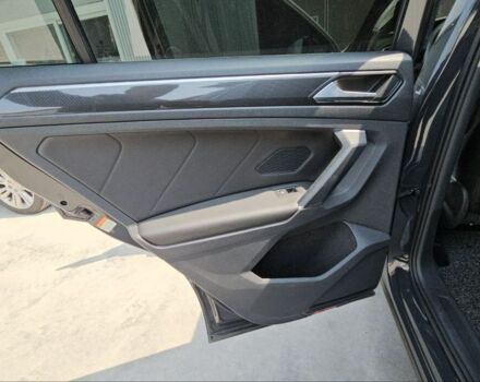 Серый Фольксваген Тигуан, объемом двигателя 2 л и пробегом 80 тыс. км за 16500 $, фото 51 на Automoto.ua