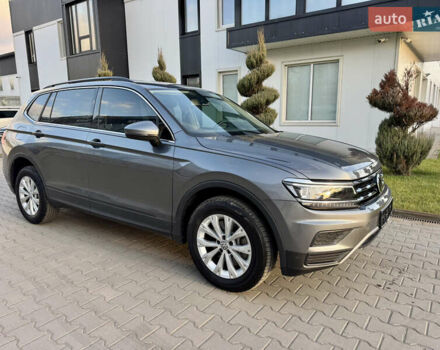 Серый Фольксваген Тигуан, объемом двигателя 2 л и пробегом 104 тыс. км за 20300 $, фото 13 на Automoto.ua