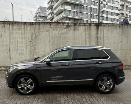 Сірий Фольксваген Тігуан, об'ємом двигуна 1.98 л та пробігом 83 тис. км за 30700 $, фото 2 на Automoto.ua