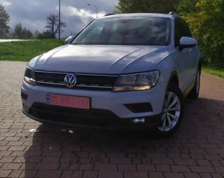 Серый Фольксваген Тигуан, объемом двигателя 2 л и пробегом 195 тыс. км за 23350 $, фото 3 на Automoto.ua