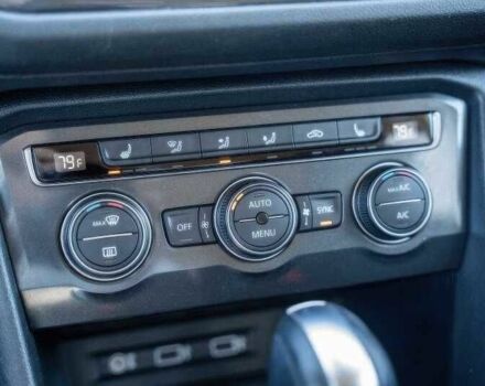 Серый Фольксваген Тигуан, объемом двигателя 2 л и пробегом 87 тыс. км за 10900 $, фото 11 на Automoto.ua