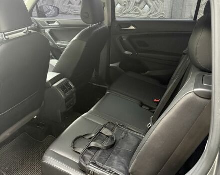 Серый Фольксваген Тигуан, объемом двигателя 2 л и пробегом 234 тыс. км за 15450 $, фото 1 на Automoto.ua