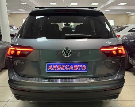 Серый Фольксваген Тигуан, объемом двигателя 2 л и пробегом 189 тыс. км за 19900 $, фото 6 на Automoto.ua