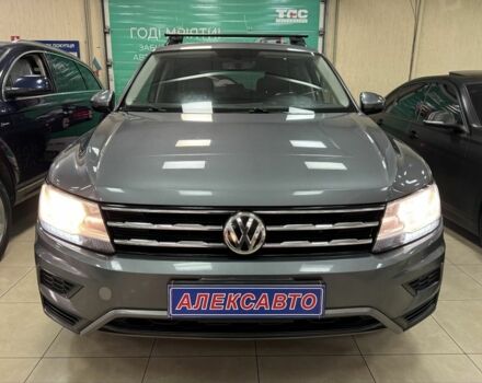 Серый Фольксваген Тигуан, объемом двигателя 2 л и пробегом 189 тыс. км за 19900 $, фото 2 на Automoto.ua