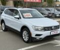Серый Фольксваген Тигуан, объемом двигателя 2 л и пробегом 158 тыс. км за 17900 $, фото 2 на Automoto.ua