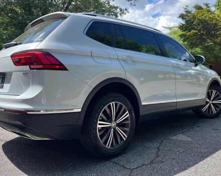 Серый Фольксваген Тигуан, объемом двигателя 2 л и пробегом 32 тыс. км за 9000 $, фото 5 на Automoto.ua