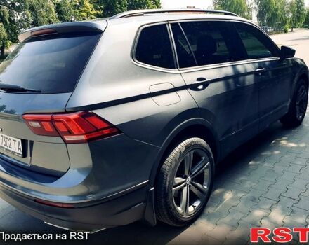 Серый Фольксваген Тигуан, объемом двигателя 2 л и пробегом 88 тыс. км за 16500 $, фото 2 на Automoto.ua