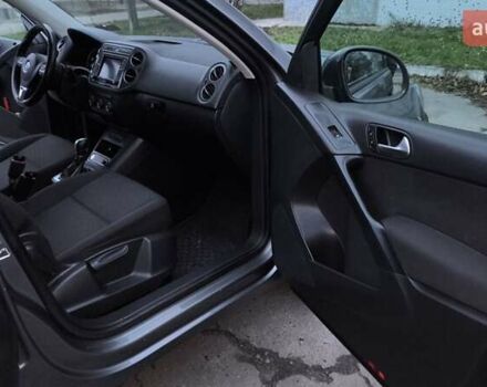 Серый Фольксваген Тигуан, объемом двигателя 1.98 л и пробегом 96 тыс. км за 12500 $, фото 17 на Automoto.ua