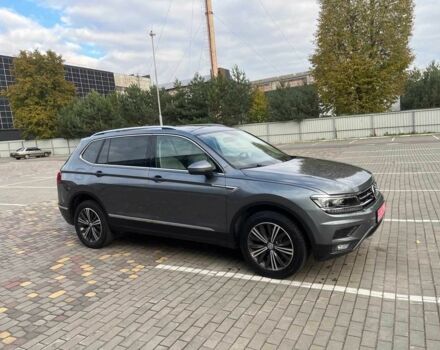 Серый Фольксваген Тигуан, объемом двигателя 2 л и пробегом 135 тыс. км за 18500 $, фото 7 на Automoto.ua