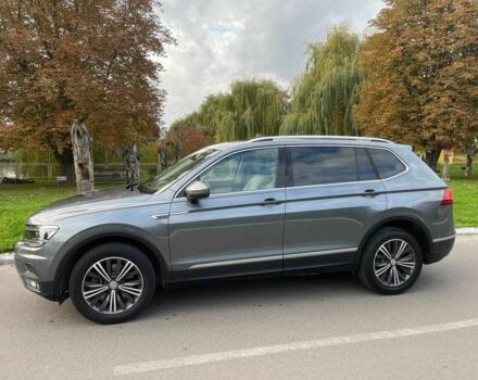 Серый Фольксваген Тигуан, объемом двигателя 2 л и пробегом 135 тыс. км за 18500 $, фото 1 на Automoto.ua