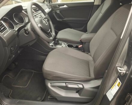 Серый Фольксваген Тигуан, объемом двигателя 2 л и пробегом 160 тыс. км за 16000 $, фото 9 на Automoto.ua