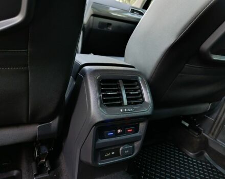 Серый Фольксваген Тигуан, объемом двигателя 2 л и пробегом 180 тыс. км за 30000 $, фото 16 на Automoto.ua