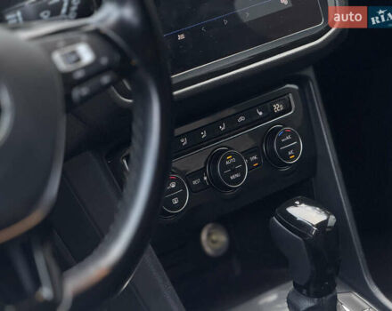 Серый Фольксваген Тигуан, объемом двигателя 2 л и пробегом 248 тыс. км за 21500 $, фото 47 на Automoto.ua