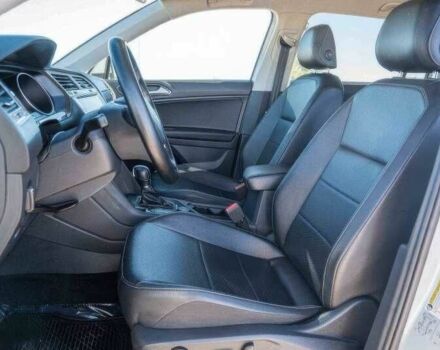 Серый Фольксваген Тигуан, объемом двигателя 2 л и пробегом 87 тыс. км за 10900 $, фото 5 на Automoto.ua