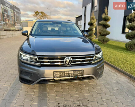 Серый Фольксваген Тигуан, объемом двигателя 2 л и пробегом 104 тыс. км за 20300 $, фото 6 на Automoto.ua