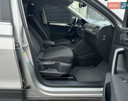 Серый Фольксваген Тигуан, объемом двигателя 2 л и пробегом 248 тыс. км за 21500 $, фото 25 на Automoto.ua