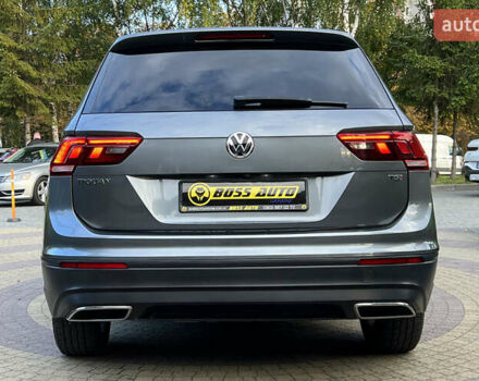 Серый Фольксваген Тигуан, объемом двигателя 2 л и пробегом 190 тыс. км за 17700 $, фото 5 на Automoto.ua