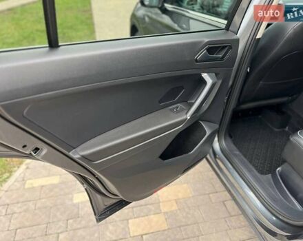 Серый Фольксваген Тигуан, объемом двигателя 1.98 л и пробегом 148 тыс. км за 19300 $, фото 3 на Automoto.ua