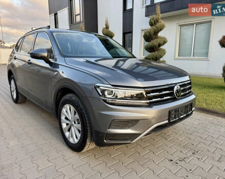 Серый Фольксваген Тигуан, объемом двигателя 2 л и пробегом 104 тыс. км за 20300 $, фото 11 на Automoto.ua