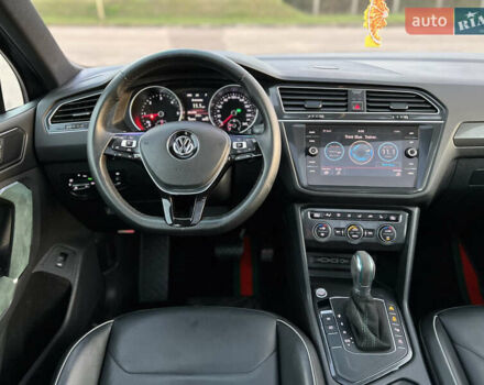 Серый Фольксваген Тигуан, объемом двигателя 1.98 л и пробегом 124 тыс. км за 26900 $, фото 16 на Automoto.ua