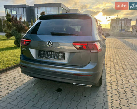 Серый Фольксваген Тигуан, объемом двигателя 2 л и пробегом 104 тыс. км за 20300 $, фото 18 на Automoto.ua