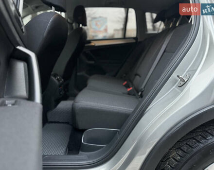 Серый Фольксваген Тигуан, объемом двигателя 2 л и пробегом 248 тыс. км за 21500 $, фото 36 на Automoto.ua