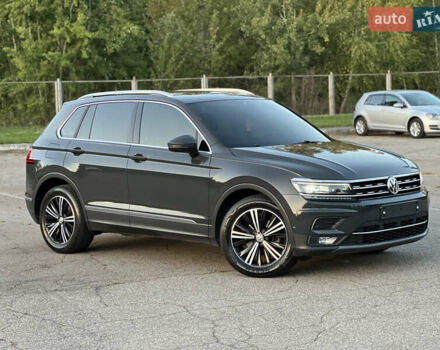 Серый Фольксваген Тигуан, объемом двигателя 1.98 л и пробегом 124 тыс. км за 26900 $, фото 2 на Automoto.ua