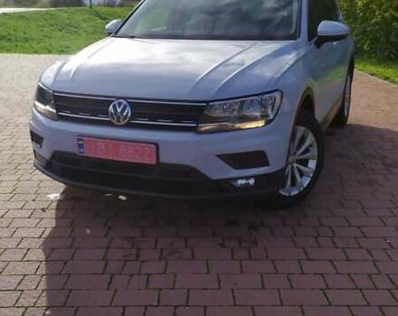 Серый Фольксваген Тигуан, объемом двигателя 2 л и пробегом 195 тыс. км за 23350 $, фото 4 на Automoto.ua