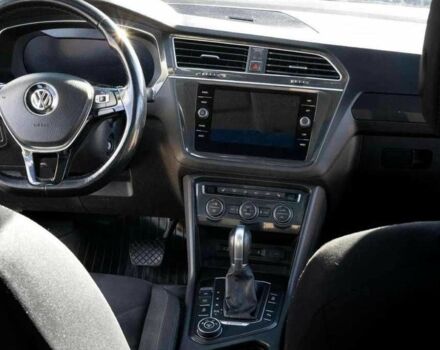 Сірий Фольксваген Тігуан, об'ємом двигуна 0 л та пробігом 110 тис. км за 11500 $, фото 6 на Automoto.ua