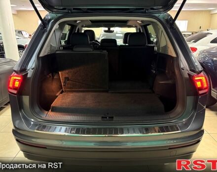 Серый Фольксваген Тигуан, объемом двигателя 2 л и пробегом 189 тыс. км за 19900 $, фото 4 на Automoto.ua