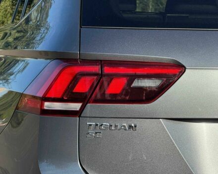 Сірий Фольксваген Тігуан, об'ємом двигуна 0 л та пробігом 130 тис. км за 402 $, фото 7 на Automoto.ua