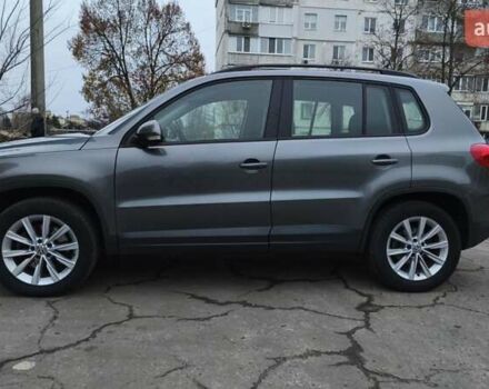 Серый Фольксваген Тигуан, объемом двигателя 1.98 л и пробегом 96 тыс. км за 12500 $, фото 2 на Automoto.ua