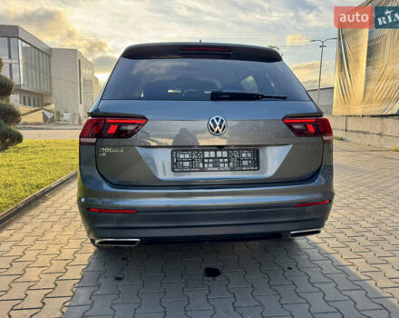 Серый Фольксваген Тигуан, объемом двигателя 2 л и пробегом 104 тыс. км за 20300 $, фото 21 на Automoto.ua