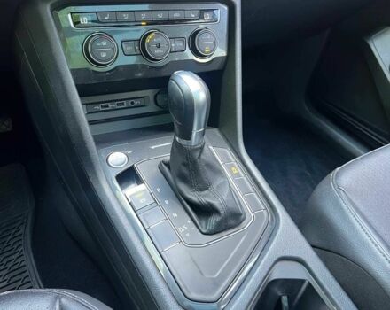 Серый Фольксваген Тигуан, объемом двигателя 2 л и пробегом 32 тыс. км за 9000 $, фото 8 на Automoto.ua