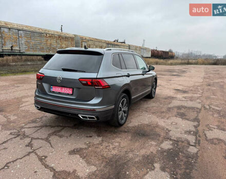 Серый Фольксваген Тигуан, объемом двигателя 2 л и пробегом 254 тыс. км за 17999 $, фото 3 на Automoto.ua
