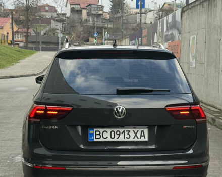 Сірий Фольксваген Тігуан, об'ємом двигуна 1.98 л та пробігом 83 тис. км за 30700 $, фото 4 на Automoto.ua