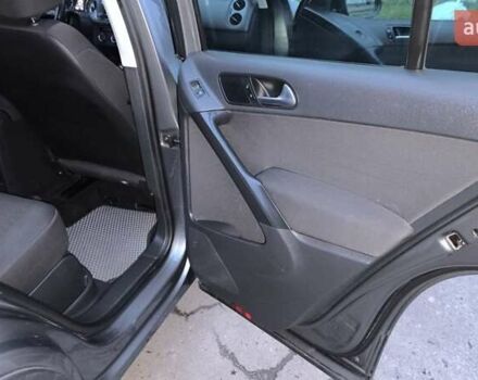 Серый Фольксваген Тигуан, объемом двигателя 1.98 л и пробегом 96 тыс. км за 12500 $, фото 16 на Automoto.ua