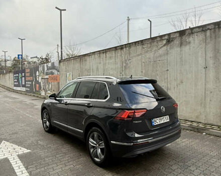Сірий Фольксваген Тігуан, об'ємом двигуна 1.98 л та пробігом 83 тис. км за 30700 $, фото 3 на Automoto.ua
