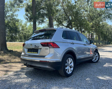 Сірий Фольксваген Тігуан, об'ємом двигуна 1.97 л та пробігом 258 тис. км за 23950 $, фото 2 на Automoto.ua