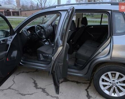 Серый Фольксваген Тигуан, объемом двигателя 1.98 л и пробегом 96 тыс. км за 12500 $, фото 10 на Automoto.ua