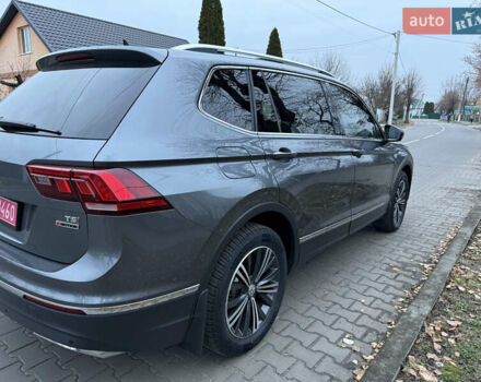 Серый Фольксваген Тигуан, объемом двигателя 2 л и пробегом 169 тыс. км за 21500 $, фото 5 на Automoto.ua