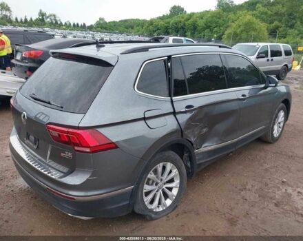 Серый Фольксваген Тигуан, объемом двигателя 2 л и пробегом 58 тыс. км за 18500 $, фото 4 на Automoto.ua