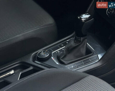 Серый Фольксваген Тигуан, объемом двигателя 2 л и пробегом 248 тыс. км за 21500 $, фото 27 на Automoto.ua